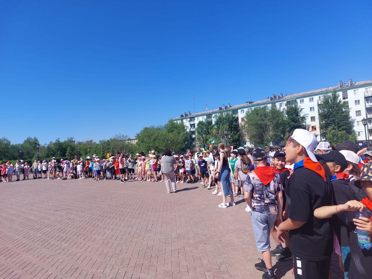 Открытие лагерной смены.